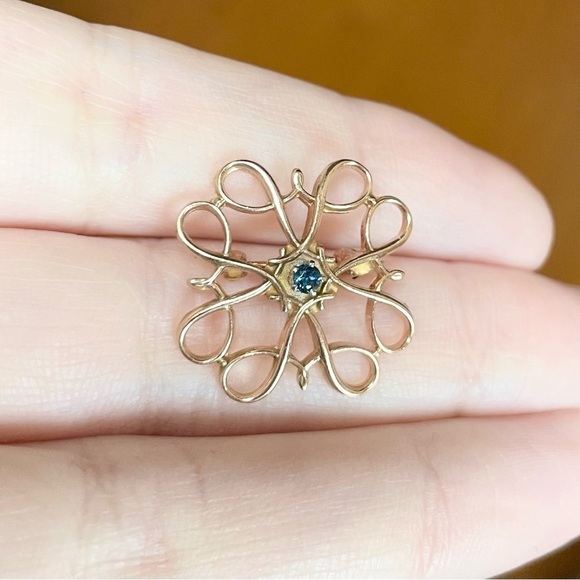 10k vintage Avon Lab Created Sapphire September blue birthday yellow gold brooch - Picture 4 of 10